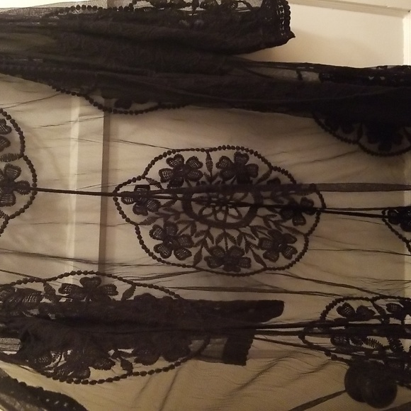 Black lace duster - Picture 4 of 4